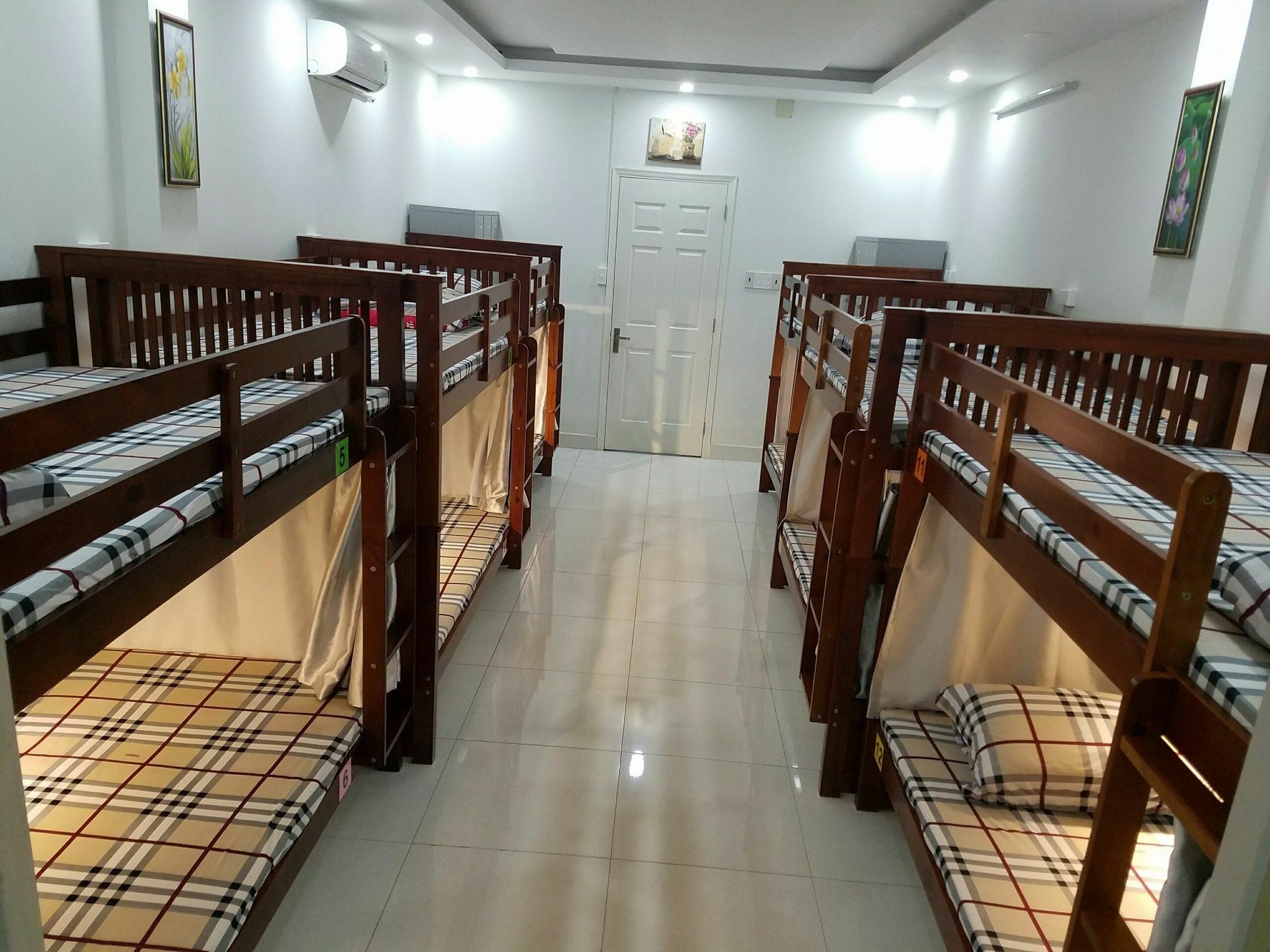 Natural House Hostel Ho Chi Minh City Bagian luar foto